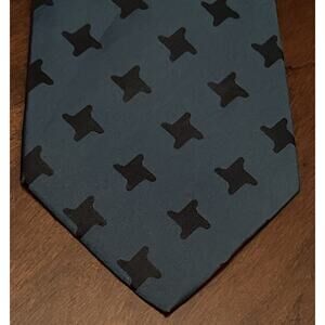 International Passport 100% Italian Silk Men’s Neck Tie Made In Italy
